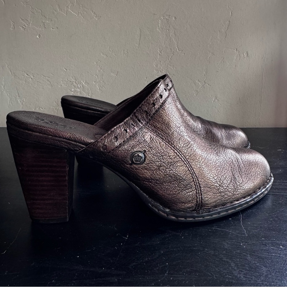 Born Lella Bronze Metallic Mules Clogs in Size 10
